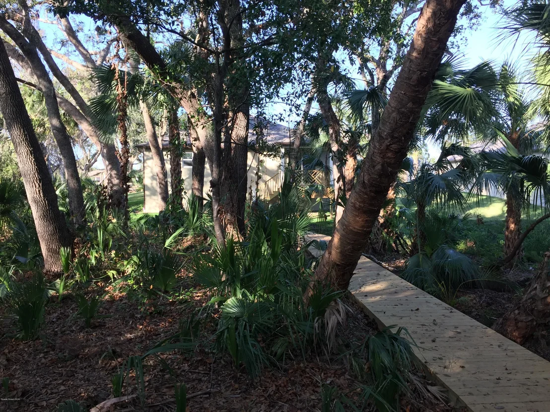Photo of 831 Mandarin Drive Drive NE