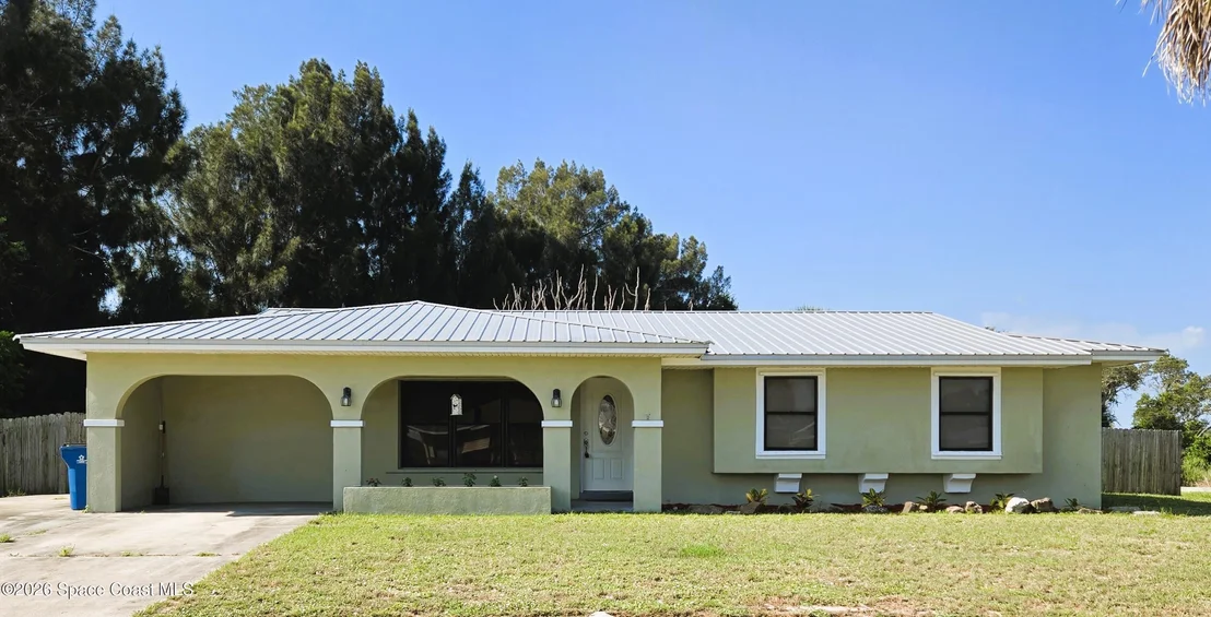 Photo of 940 Bacon Circle NE