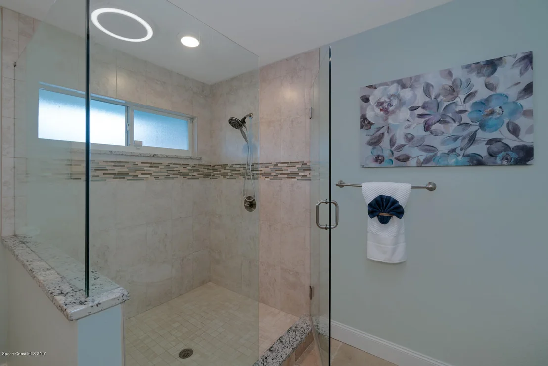 Photo of 484 Oak Ridge Drive