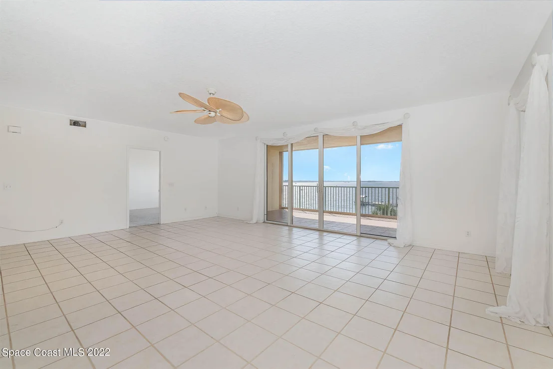 Photo of Unit 406 at 104 Riverside Drive
