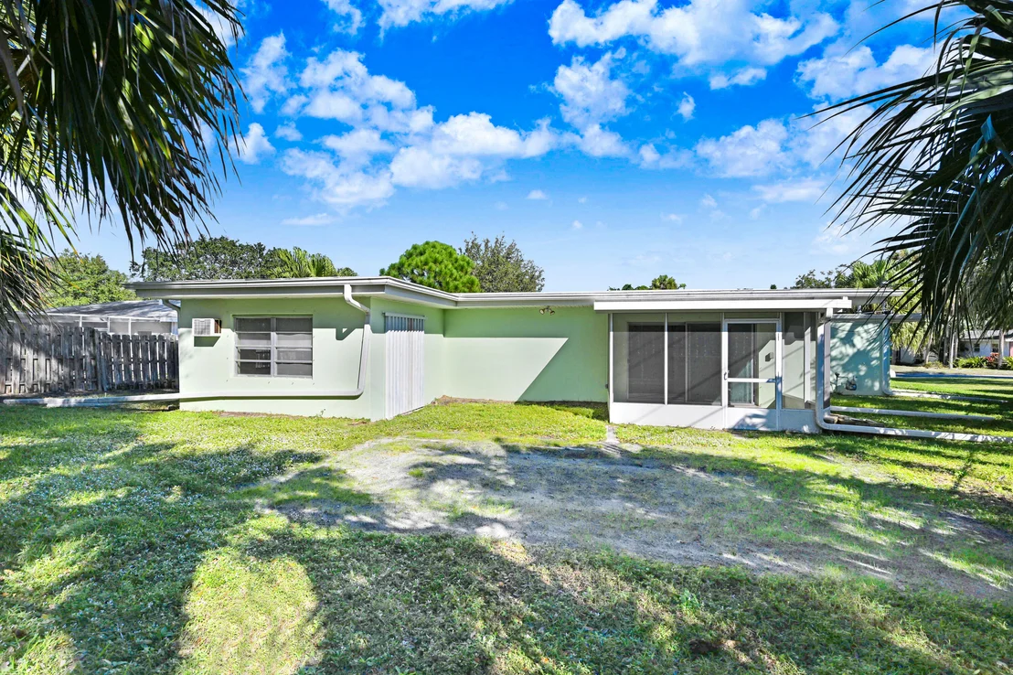 Photo of 2312 Saint Andrews Circle