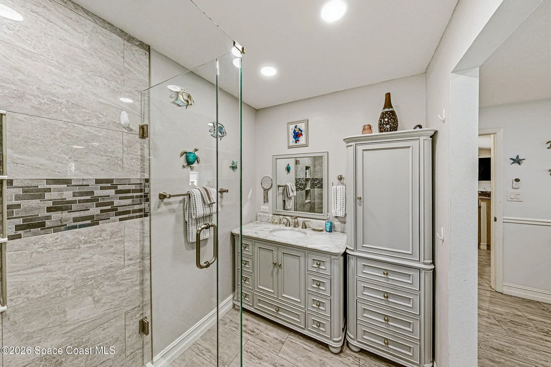 Photo of 413 Orlov Road NW