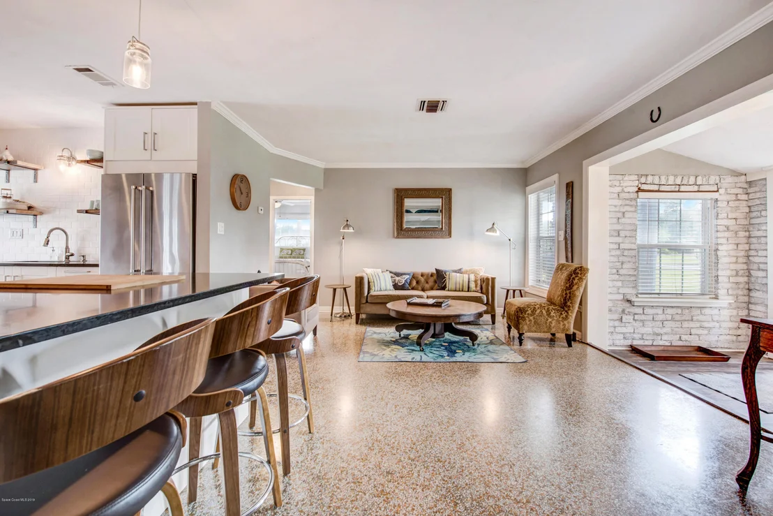 Photo of 212 1st Avenue