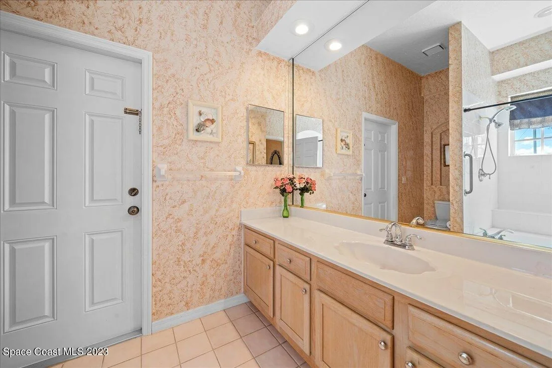 Photo of 369 Lake Victoria Circle