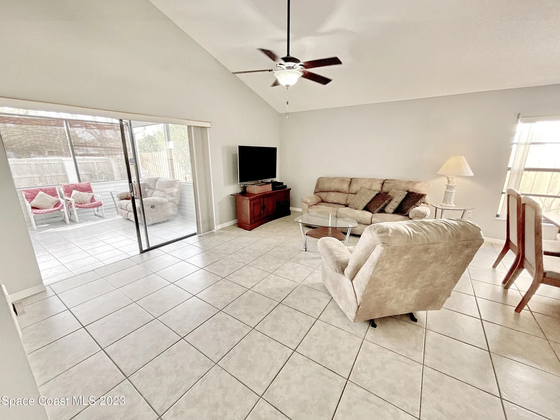 Photo of 1564 Clover Circle