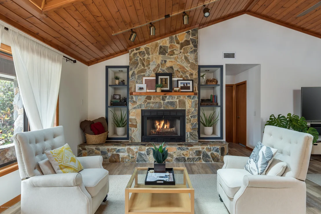 Photo of 420 Pine Tree Drive