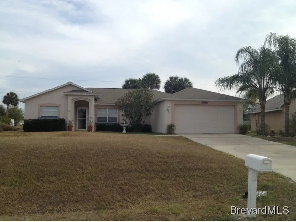 Photo of 735 NE Crestline