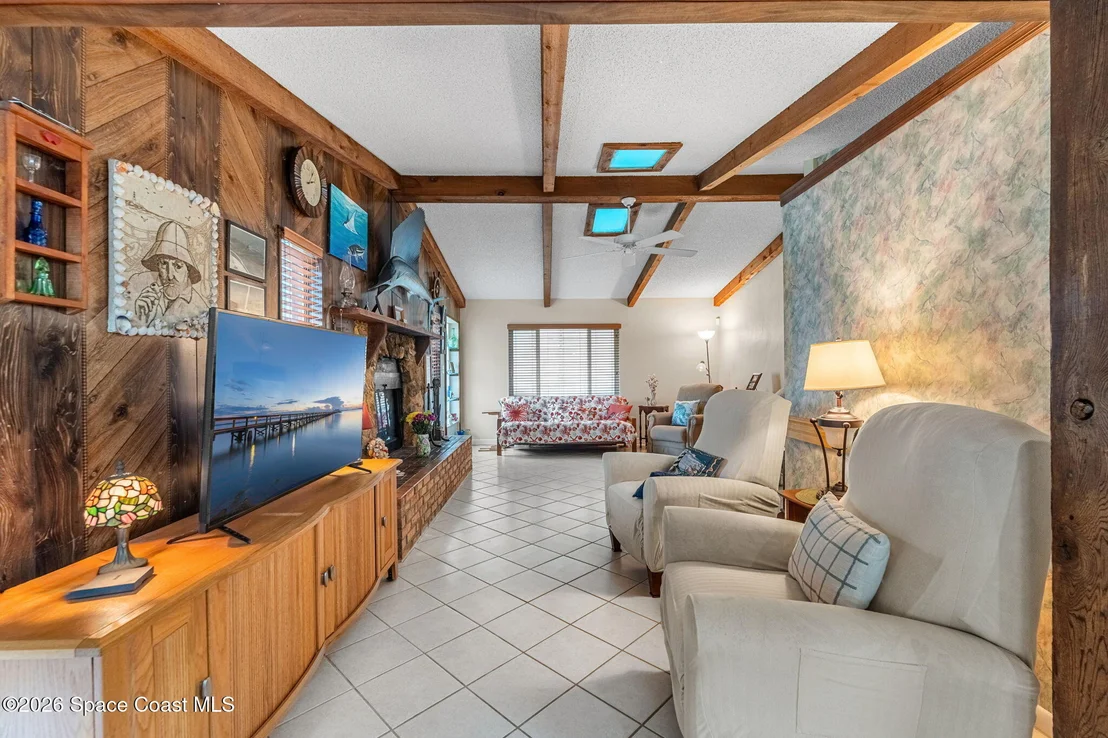 Photo of 241 Avenida Central