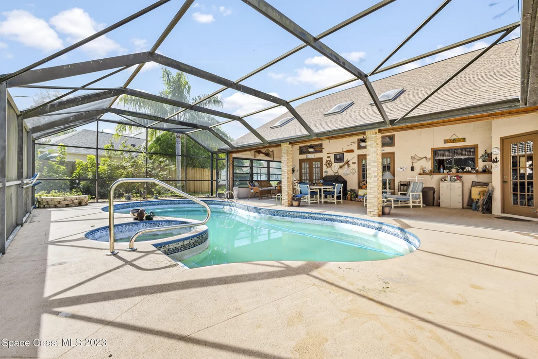 Photo of 889 Spanish Wells Drive