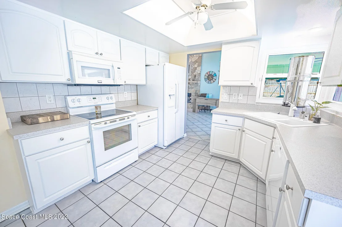 Photo of 2755 School Drive NE