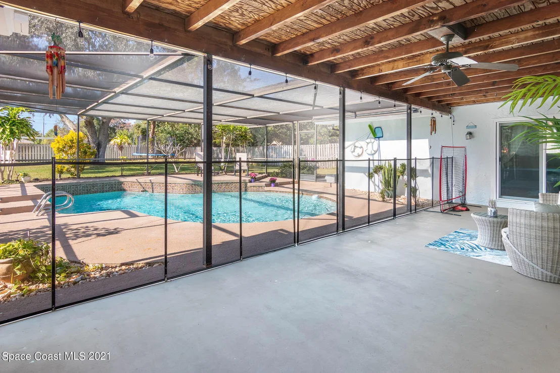 Photo of 1002 Mandarin Drive NE