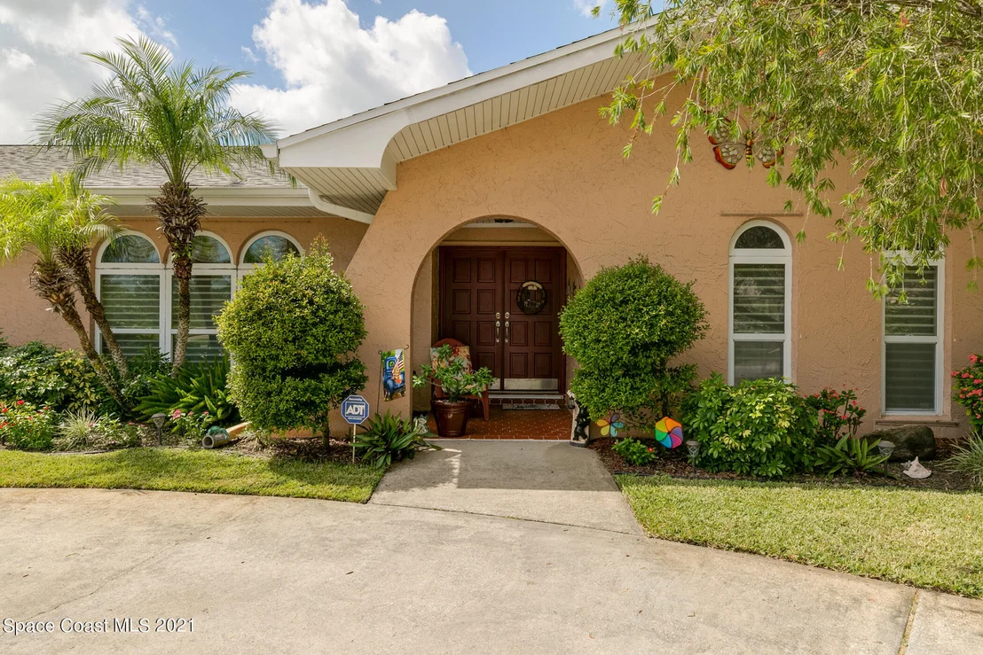 Photo of 914 Waialae Circle NE