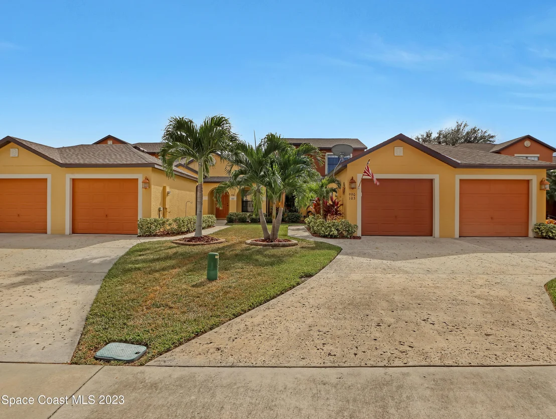Photo of Unit 103 at 990 Luminary Circle