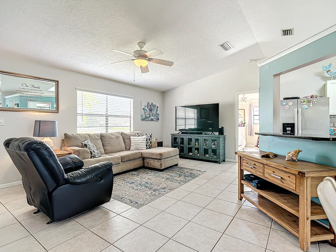 Photo of 2196 Clover Street NE