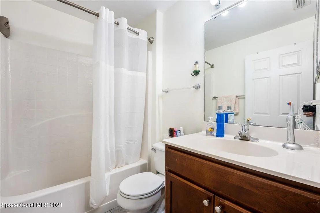 Photo of 1209 White Oak Circle
