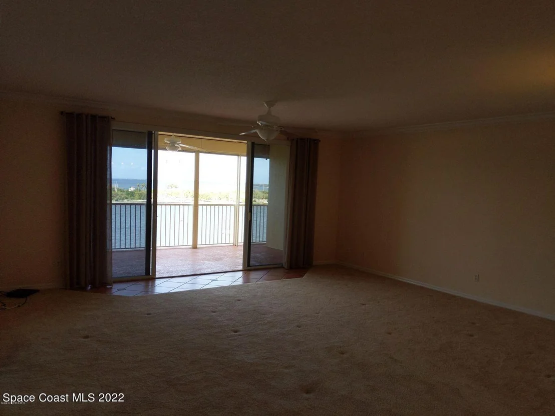 Photo of Unit 702 at 100 Riverside Drive