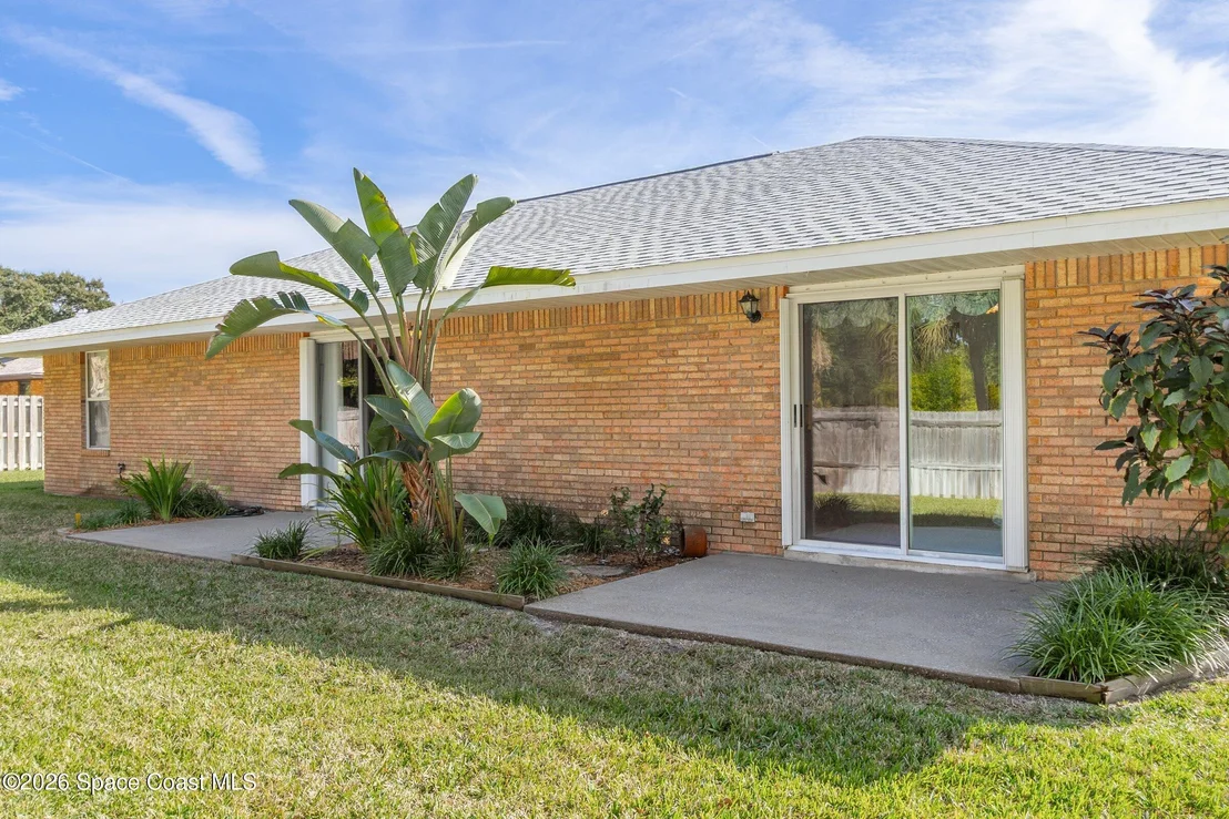 Photo of 2446 Oakcrest Lane