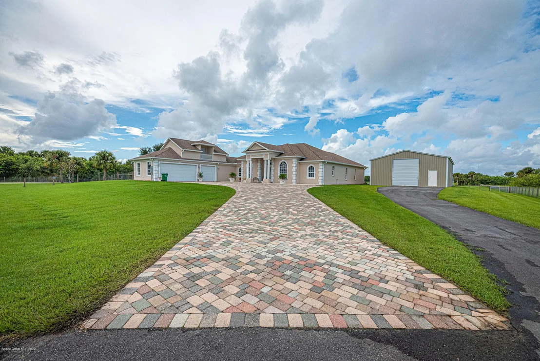 Photo of 1008 Daisy Lane