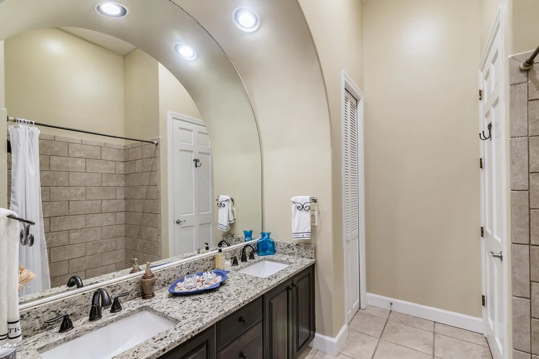Photo of 774 Glengarry Drive