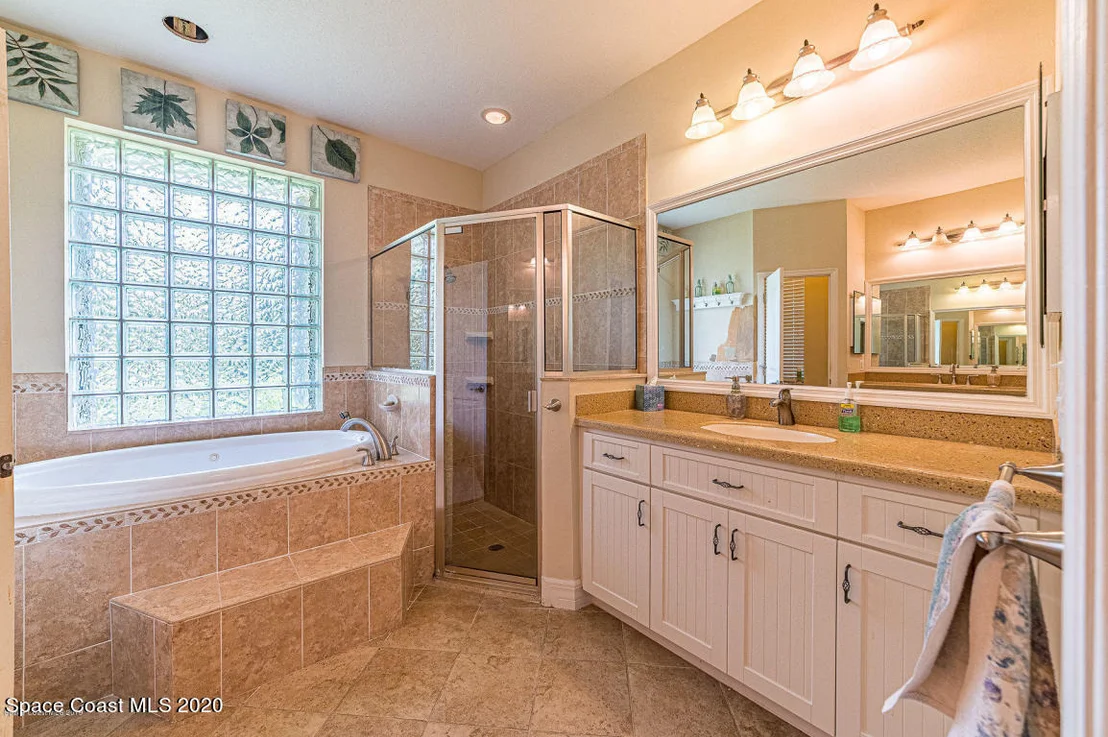 Photo of 160 River Drive