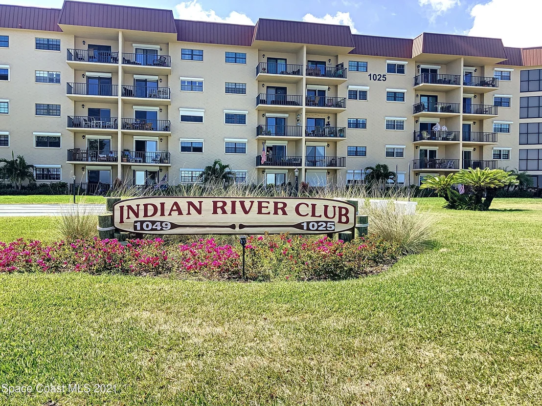 Photo of Unit 307 at 1025 Rockledge Drive