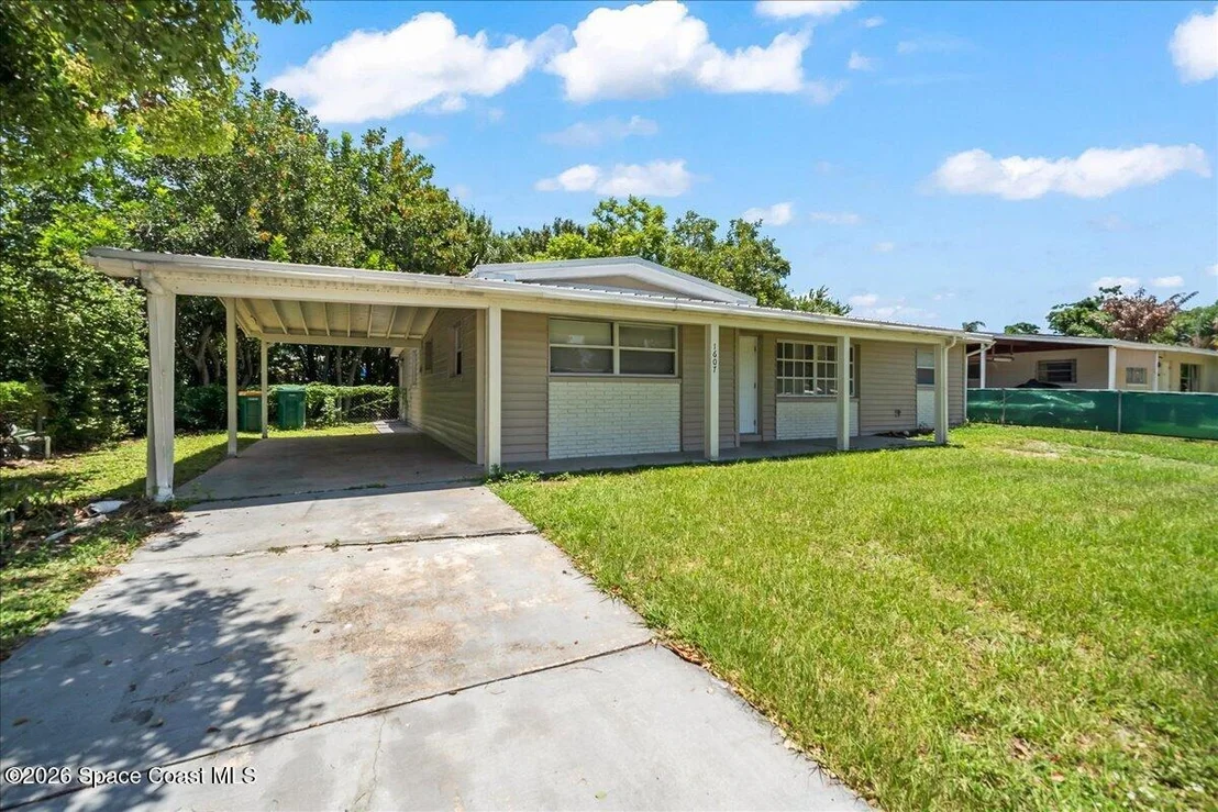 Photo of 1607 Albert Drive