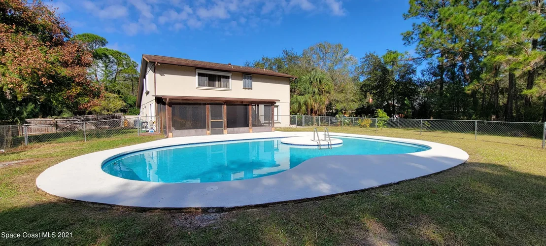 Photo of 2502 Meadow Lane