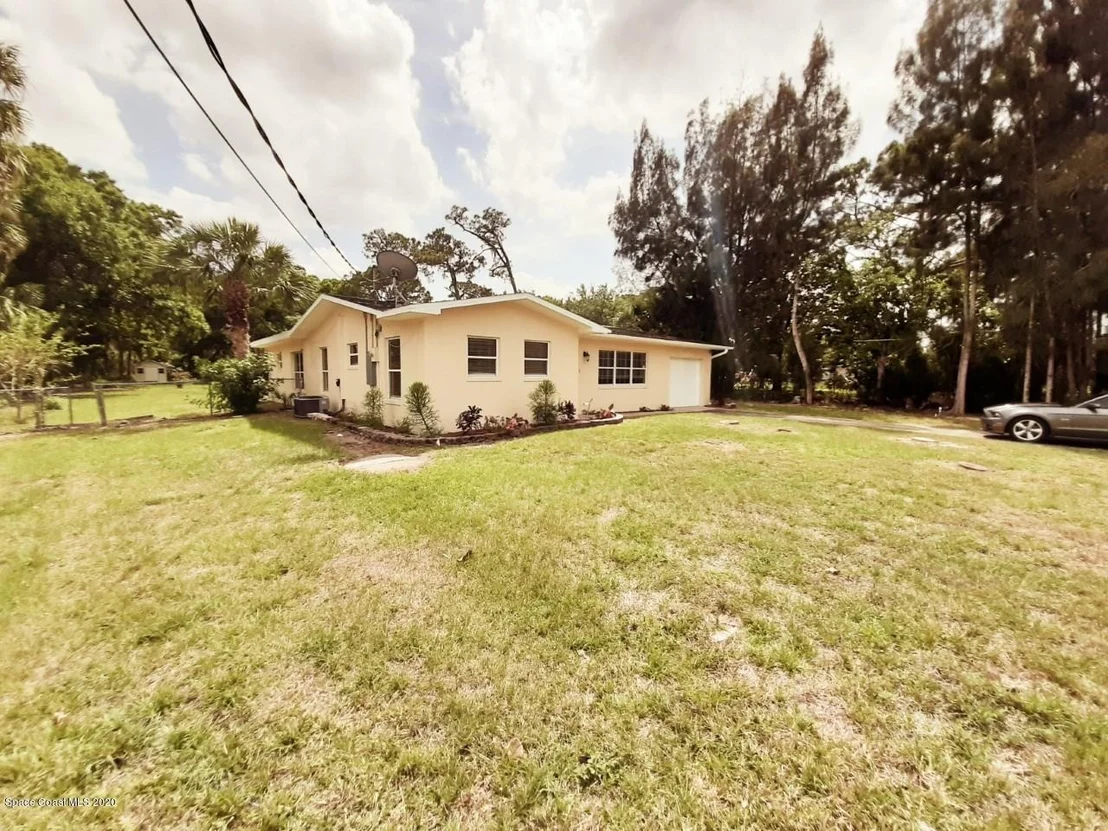 Photo of 8473 Sheridan Road