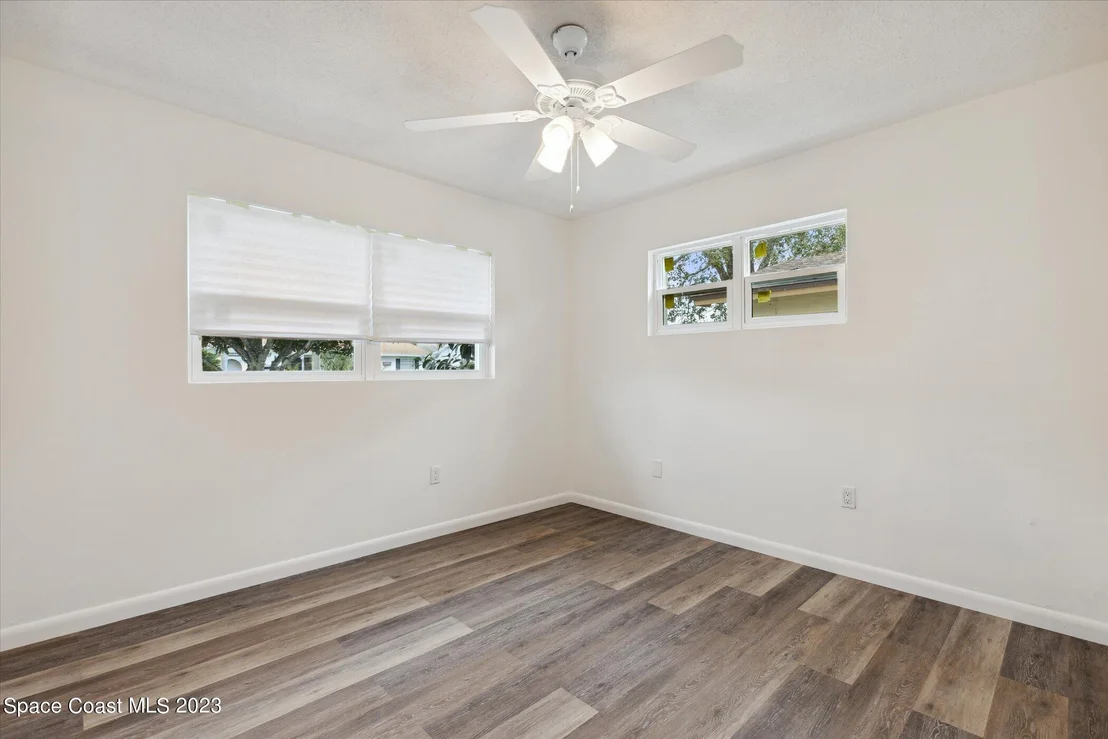 Photo of 885 Kings Post Road