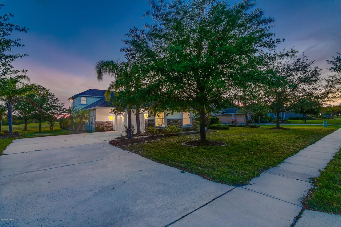 Photo of 2118 Windbrook Drive SE