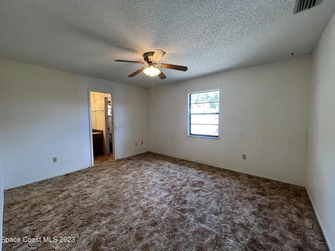 Photo of 946 Elkcam Boulevard
