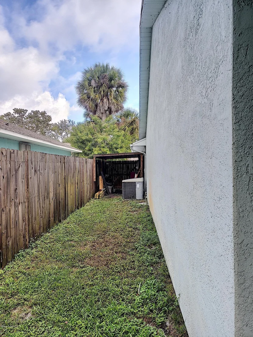 Photo of 1699 Palm Ridge Road