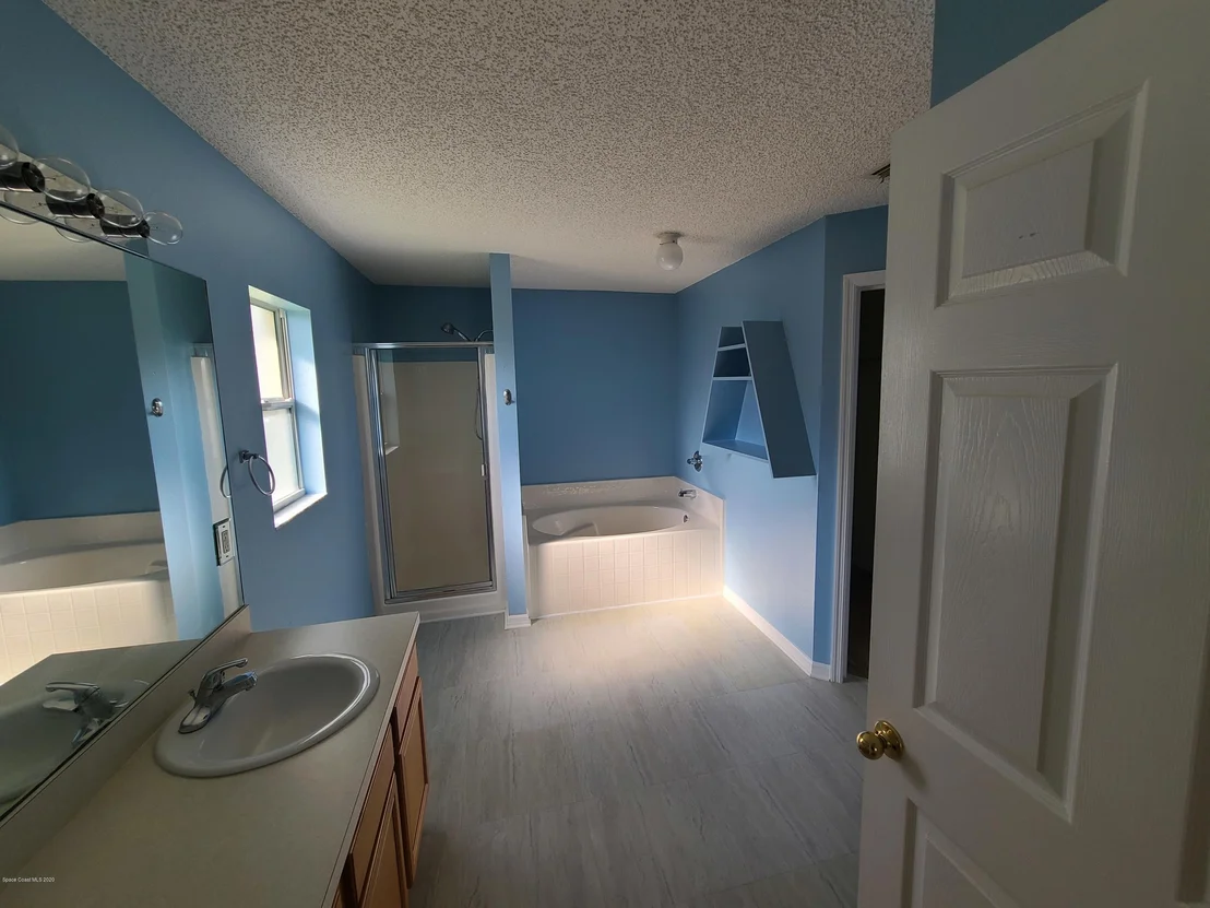 Photo of 1085 Kingfisher Way