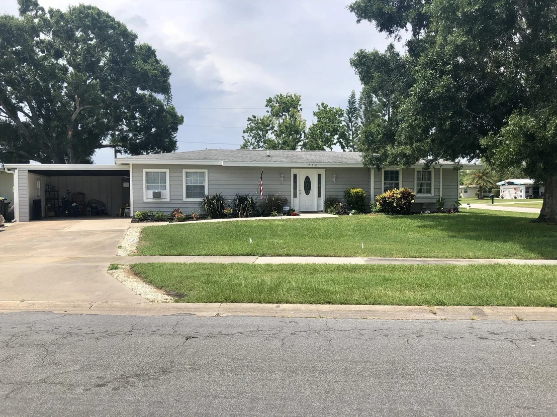 Photo of 730 Bianca Drive NE