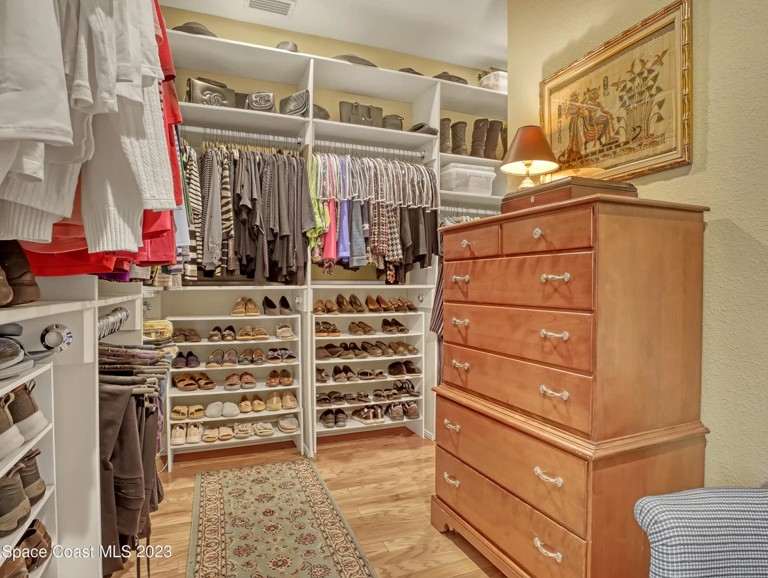 Photo of 972 W Whitmire Drive