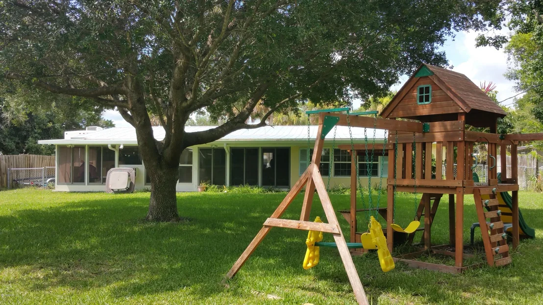 Photo of 451 Crescent Drive