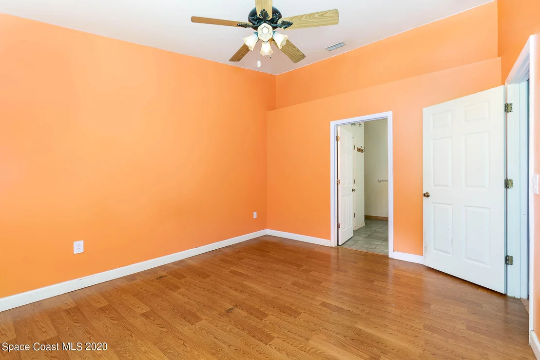 Photo of 216 Oak Lake Road