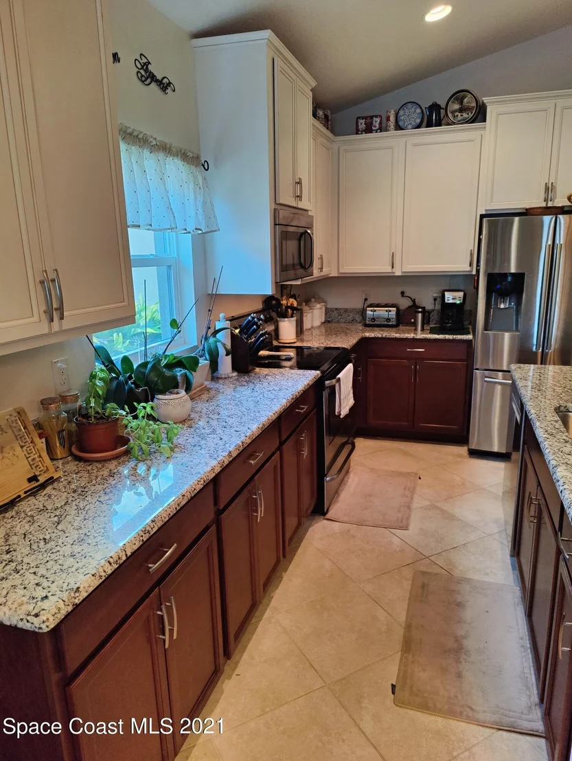 Photo of 571 Trymore Drive SE