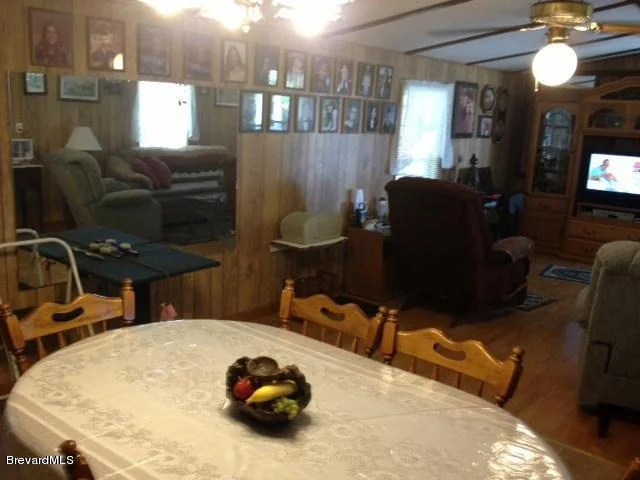 Photo of 586 Camp Road