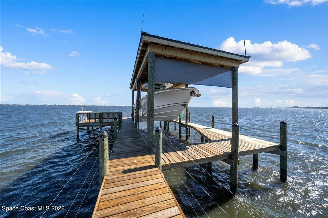 Photo of 671 Indian River Drive
