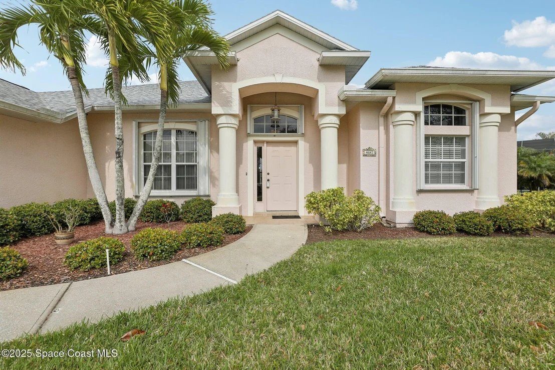 Photo of 4687 Alamanda Drive