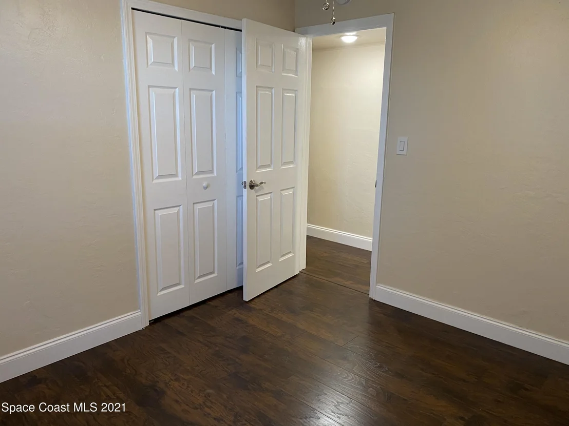 Photo of 835 Canada Street NE