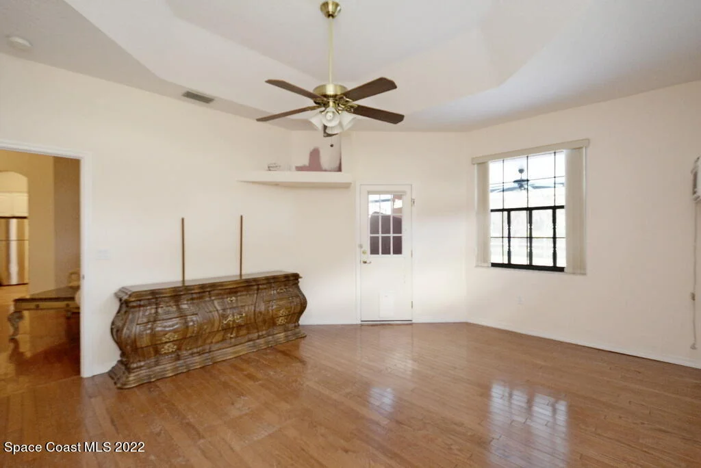 Photo of 3190 Aurora Road
