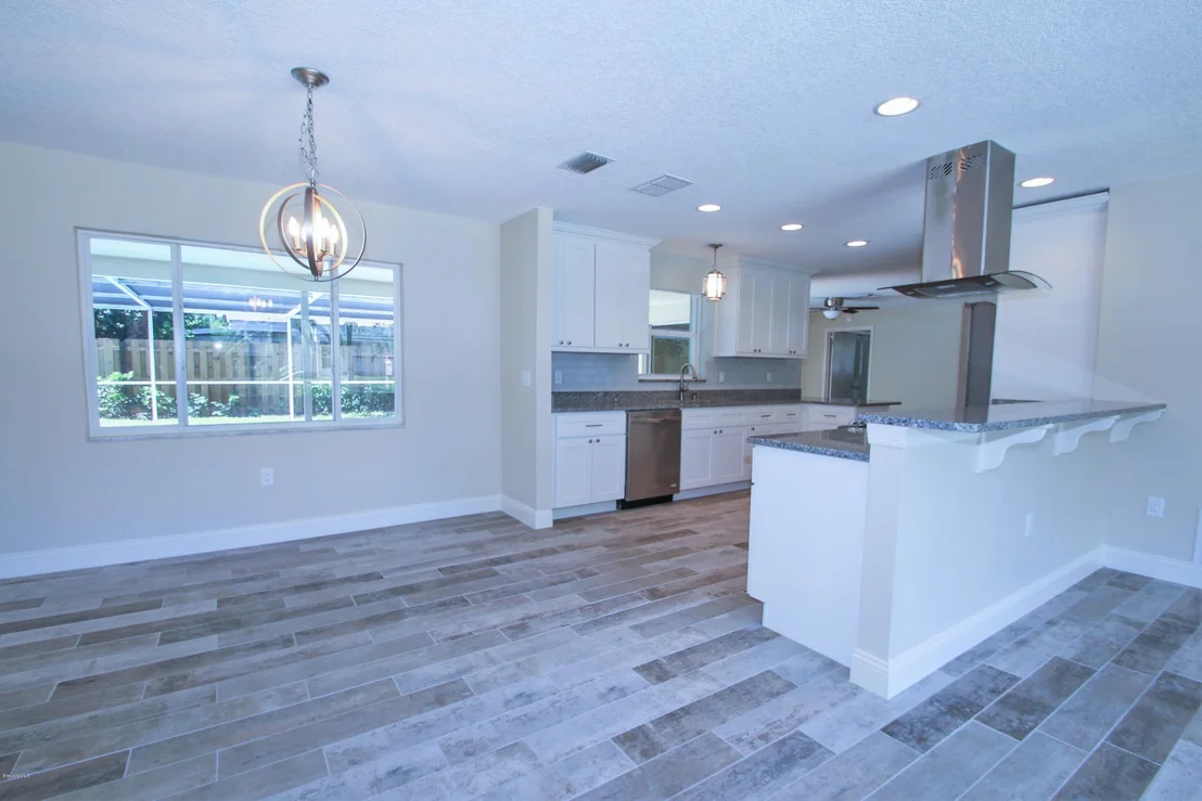 Photo of 465 Seabreeze Drive