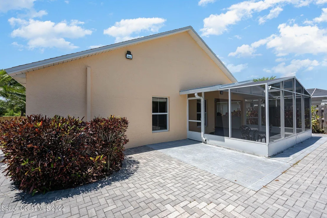 Photo of 2465 Hidden Pine Lane NE