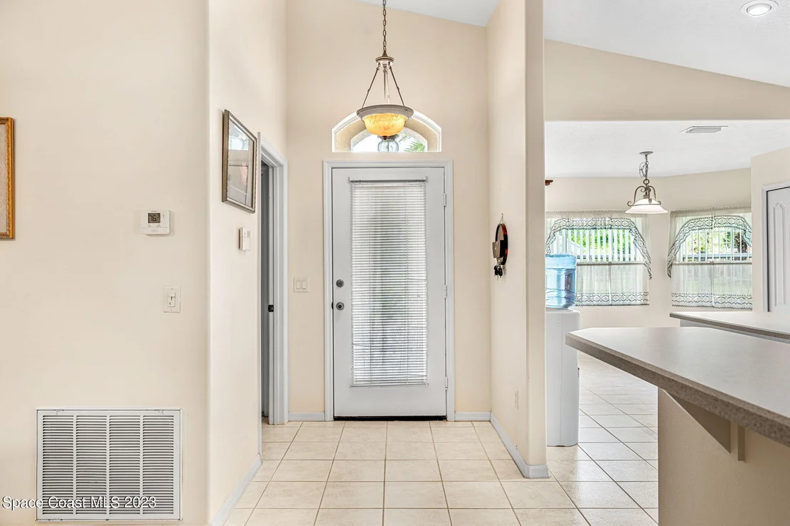 Photo of 1027 Pine Creek Circle NE