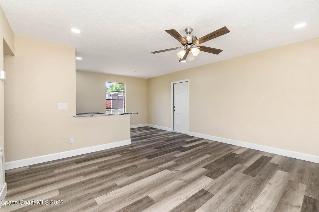 Photo of 1207 Westview Drive W