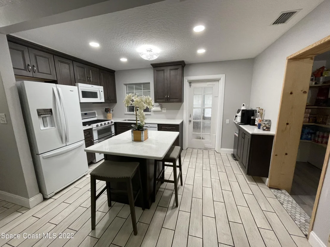 Photo of 4097 Robinhood Drive