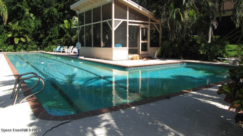 Photo of 160 River Drive