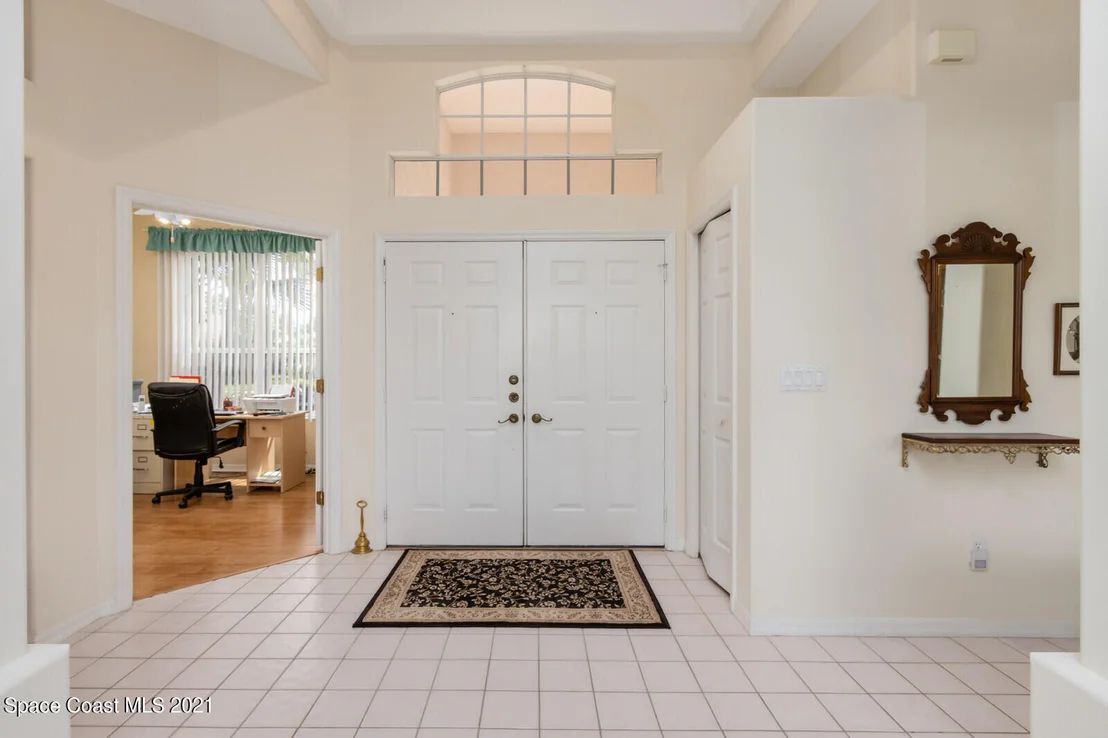 Photo of 952 Somerset Lane